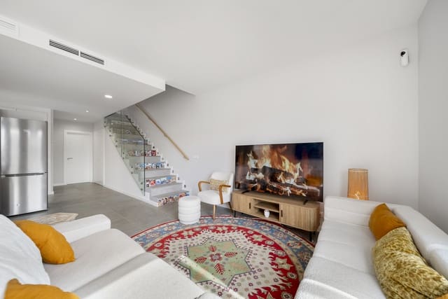 4 makuuhuone Paritalo myytävänä paikassa Riviera del Sol, Mijas mukana uima-altaan 
autotalli - 670 000 € (Ref: 9666416)