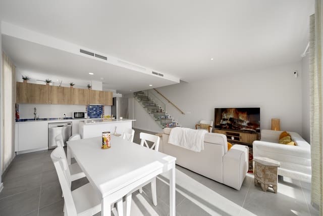 4 makuuhuone Paritalo myytävänä paikassa Riviera del Sol, Mijas mukana uima-altaan 
autotalli - 670 000 € (Ref: 9666416)