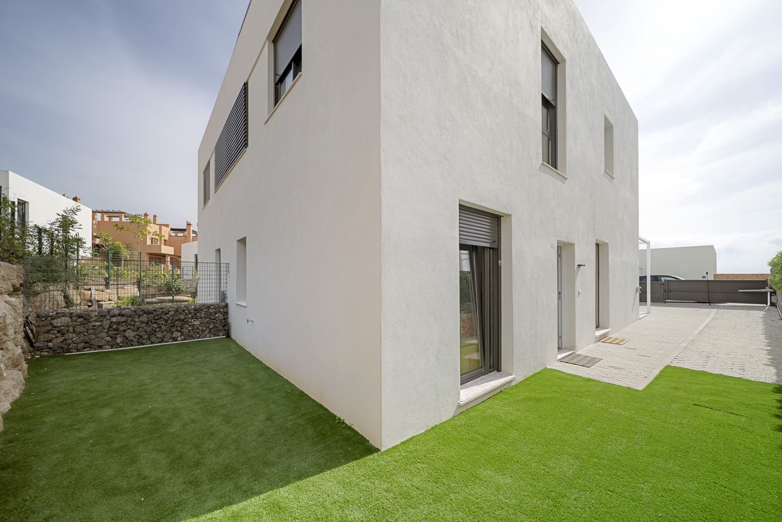 4 sovrum Semi-fristående Villa till salu i Riviera del Sol med pool garage - 670 000 € (Ref: 9666416)