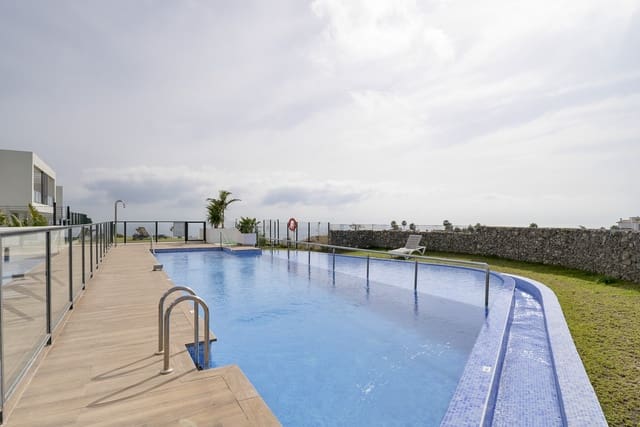 4 soverom Kjedet enebolig til salgs i Riviera del Sol, Mijas med svømmebasseng garasje - € 640 000 (Ref: 9666416)