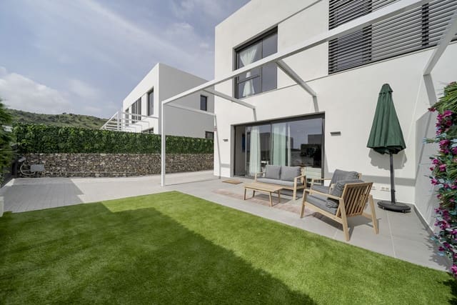 4 soverom Kjedet enebolig til salgs i Riviera del Sol, Mijas med svømmebasseng garasje - € 640 000 (Ref: 9666416)