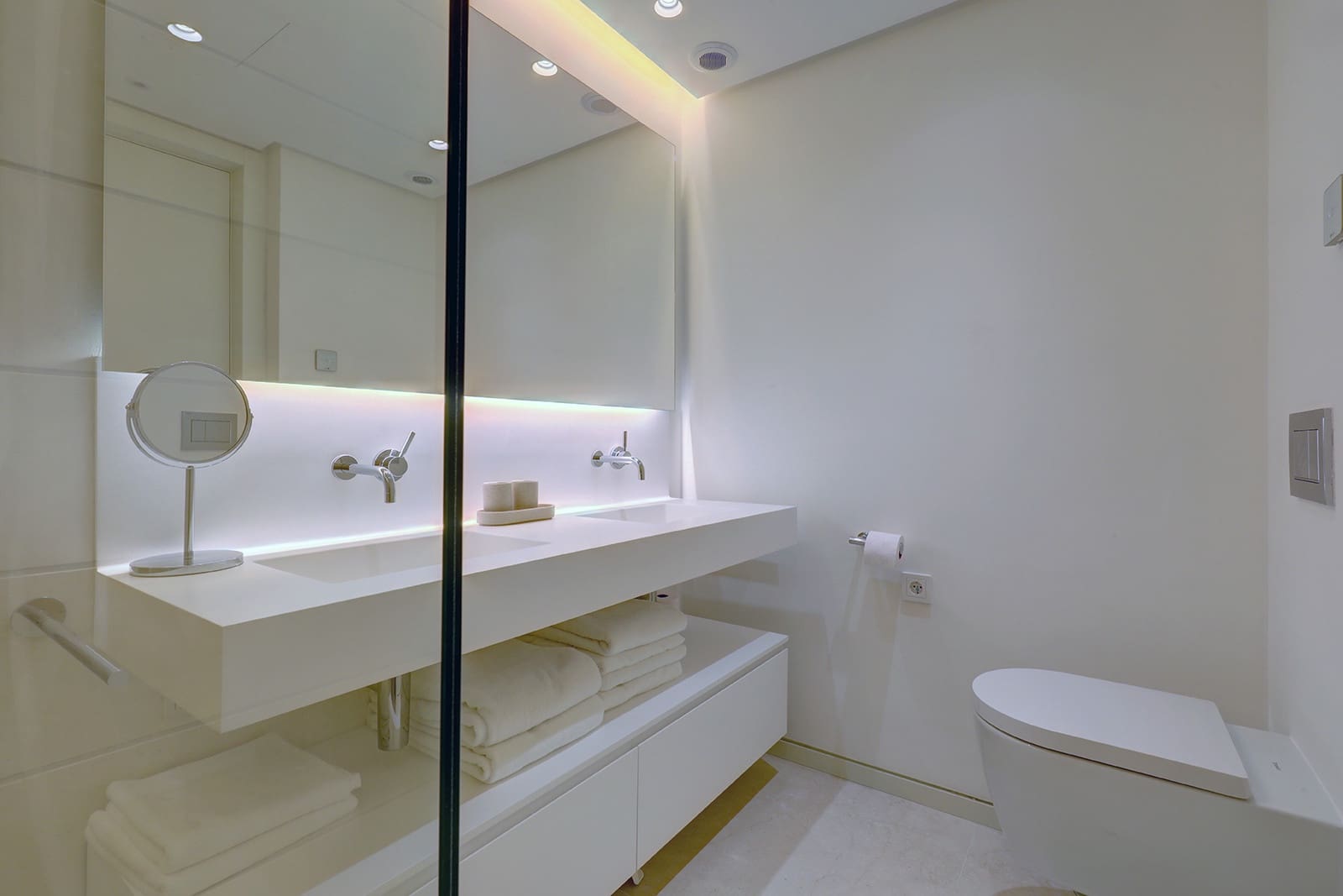 2 soveværelse Lejlighed til salg i Ojen med swimmingpool garage - € 770.000 (Ref: 9677367)