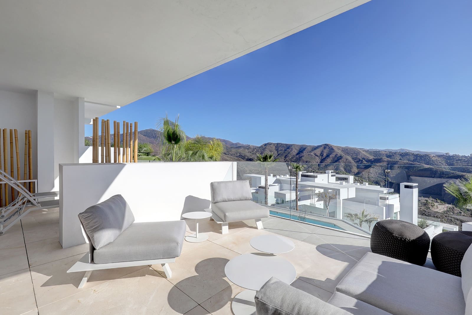 2 soveværelse Lejlighed til salg i Ojen med swimmingpool garage - € 770.000 (Ref: 9677367)