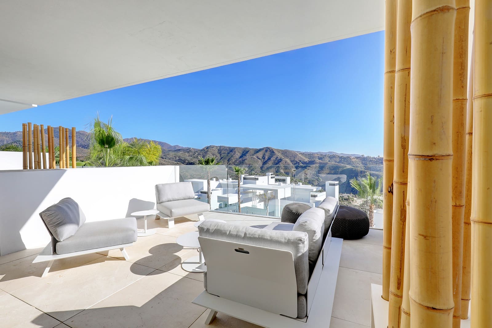 2 soveværelse Lejlighed til salg i Ojen med swimmingpool garage - € 770.000 (Ref: 9677367)