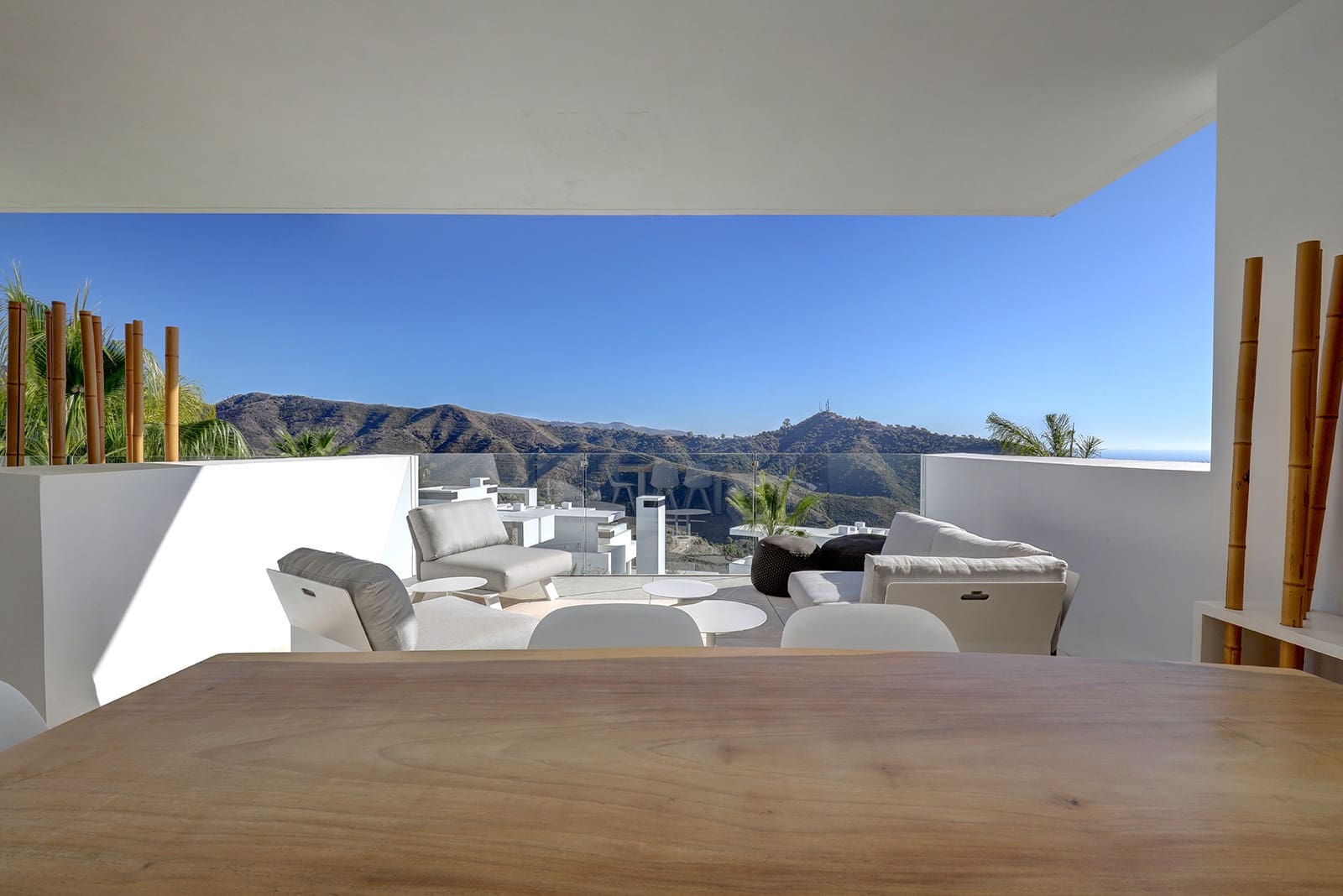 2 soveværelse Lejlighed til salg i Ojen med swimmingpool garage - € 770.000 (Ref: 9677367)