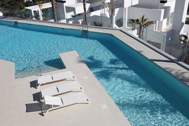 2 chambre Appartement à vendre à Ojen avec piscine garage - 770 000 € (Ref: 9677367)