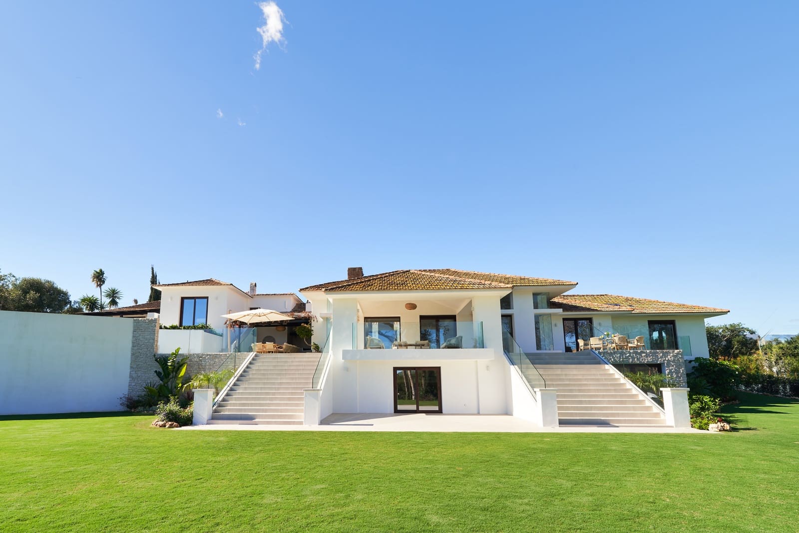 6 bedroom Villa for sale in San Pedro de Alcantara with pool garage - € 3,995,000 (Ref: 9677373)