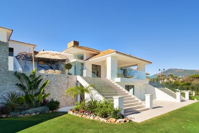 6 sypialnia Willa na sprzedaż w San Pedro de Alcantara, Marbella z basenem garażem - 3 995 000 € (Ref: 9677373)