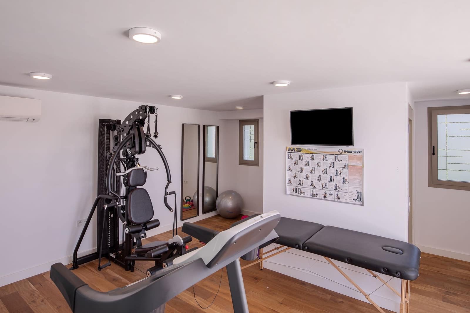 Chalet de 4 habitaciones en San Pedro de Alcantara en venta con piscina garaje - 2.950.000 € (Ref: 9677374)