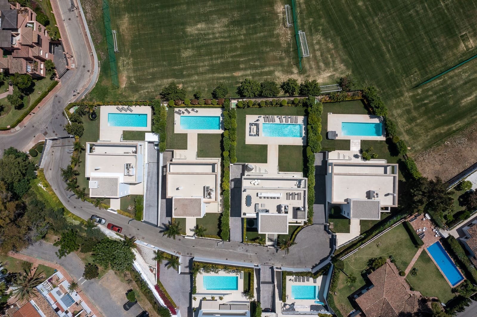 Chalet de 4 habitaciones en San Pedro de Alcantara en venta con piscina garaje - 2.950.000 € (Ref: 9677374)