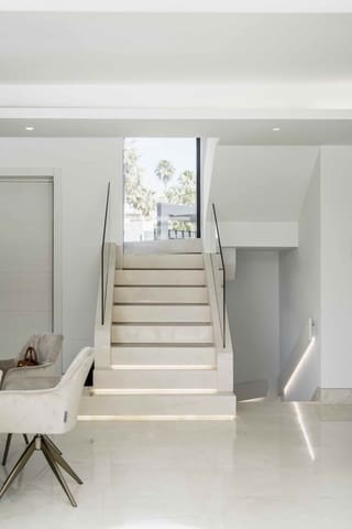 4 bedroom Villa for sale in El Paraiso, Estepona with pool garage - € 1,995,000 (Ref: 9677376)