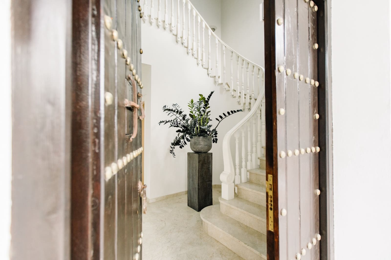 5 bedroom Villa for sale in New Golden Mile with pool garage - € 1,495,000 (Ref: 9677379)