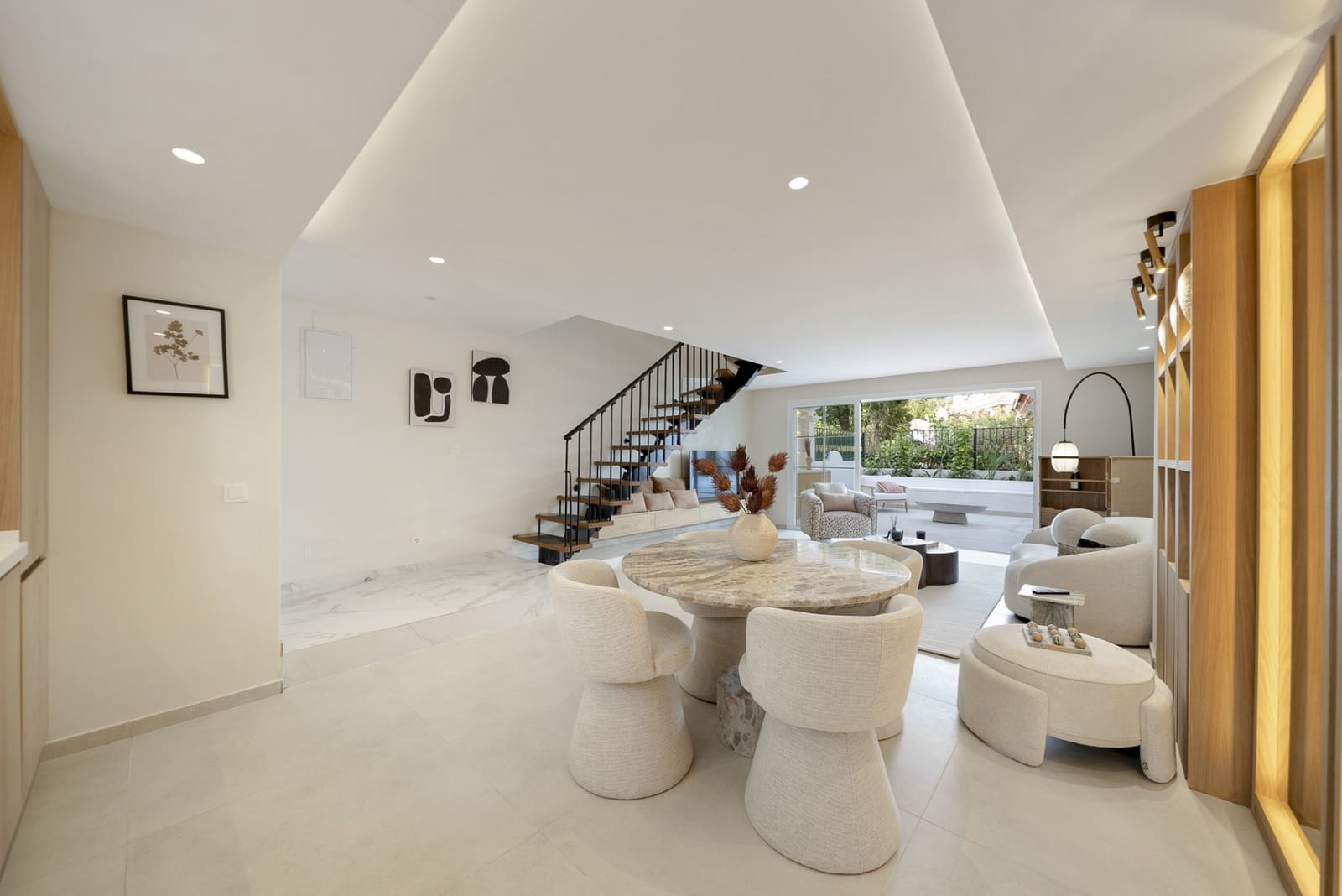 3 sypialnia Dom na sprzedaż w Marbella z basenem garażem - 1 495 000 € (Ref: 9677380)