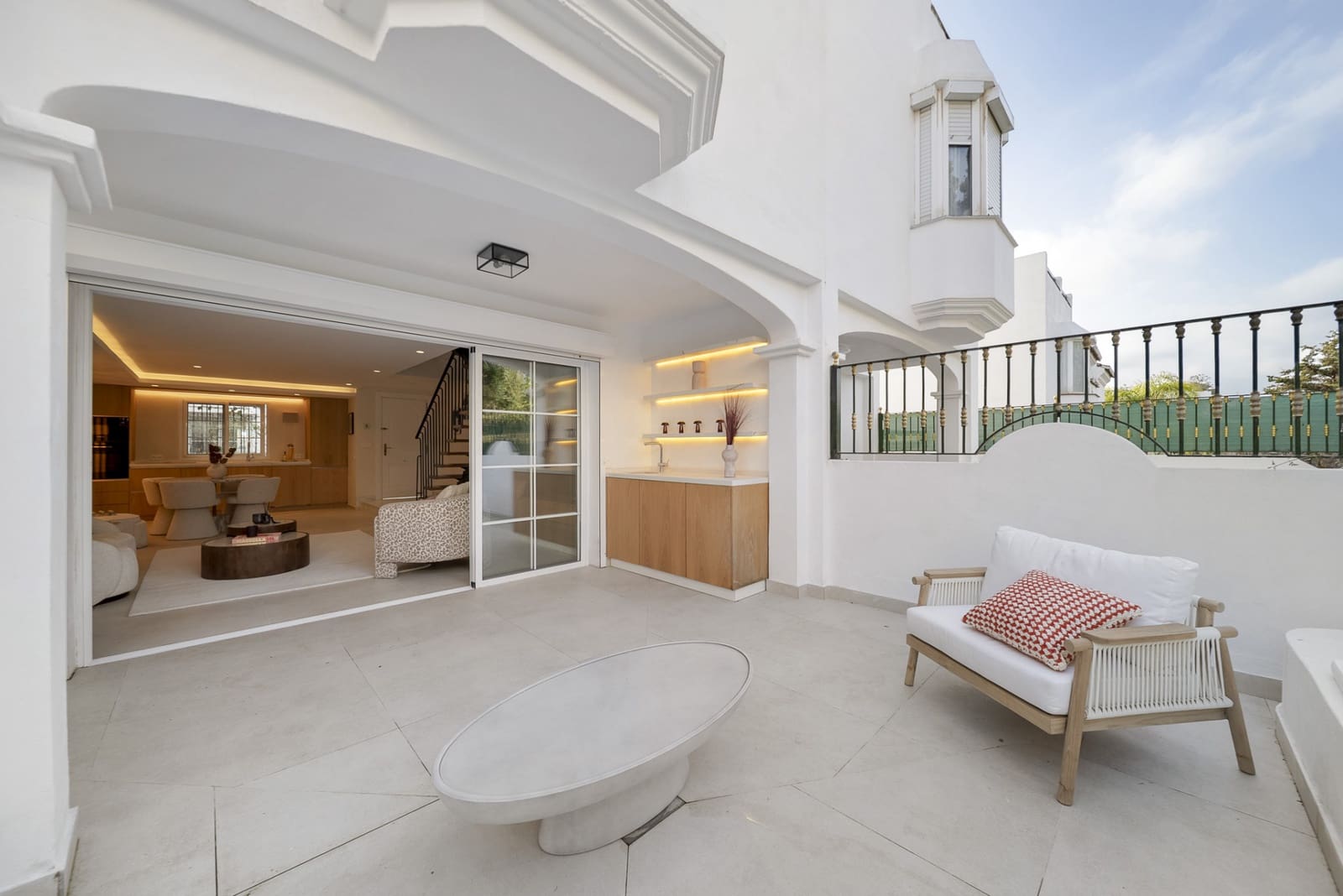 3 sypialnia Dom na sprzedaż w Marbella z basenem garażem - 1 495 000 € (Ref: 9677380)