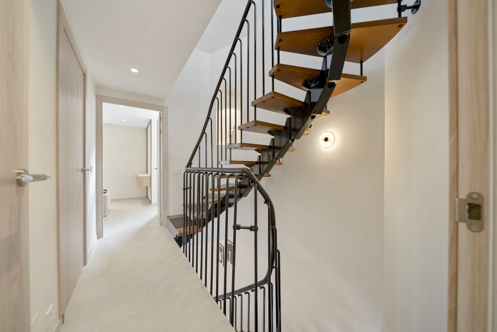 3 sypialnia Dom na sprzedaż w Marbella z basenem garażem - 1 495 000 € (Ref: 9677380)