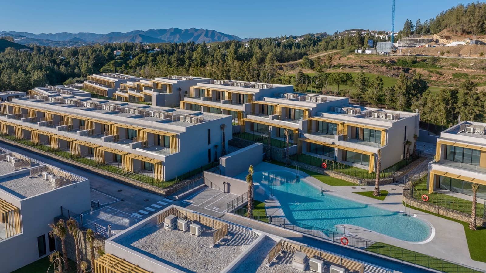 3 sovrum Semi-fristående Villa till salu i Marbella med pool garage - 891 000 € (Ref: 9677383)