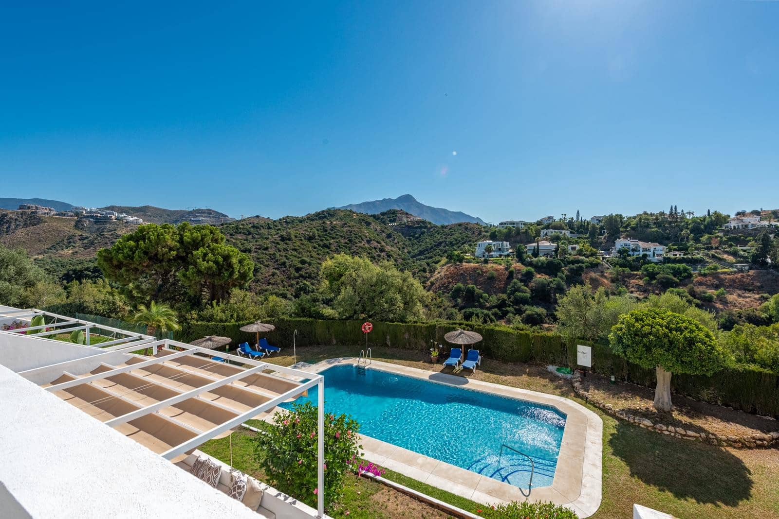 3 sovrum Lägenhet till salu i La Quinta med pool garage - 649 000 € (Ref: 9677386)