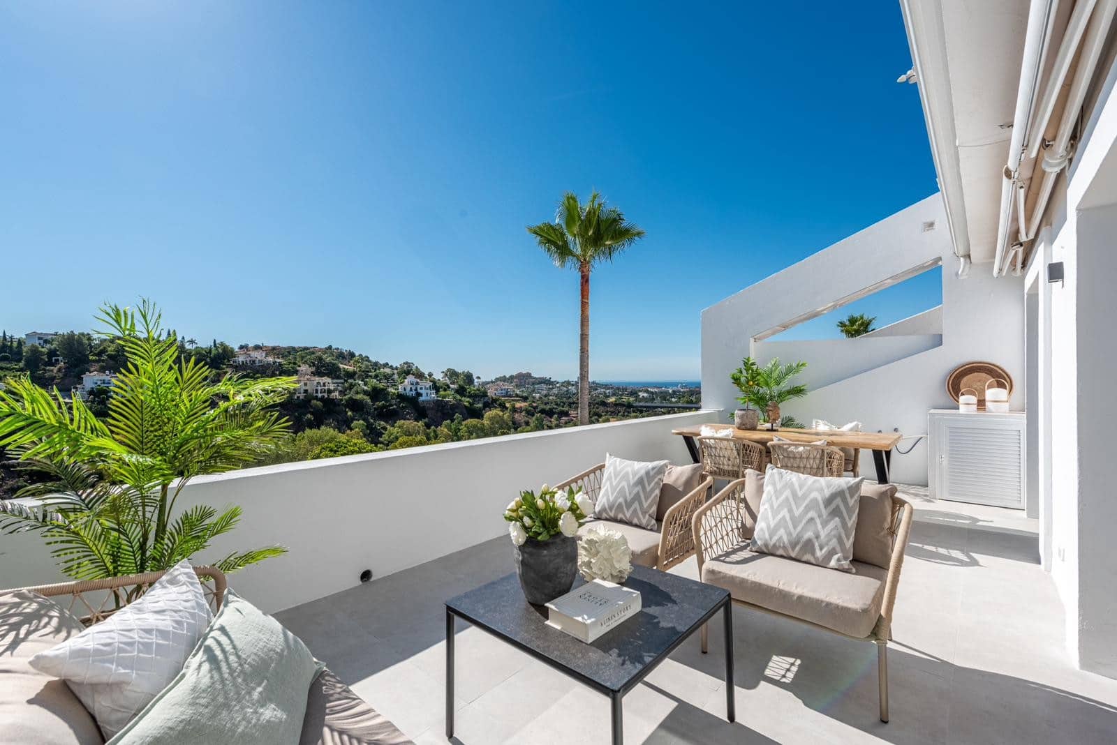 3 sovrum Lägenhet till salu i La Quinta med pool garage - 620 000 € (Ref: 9677386)