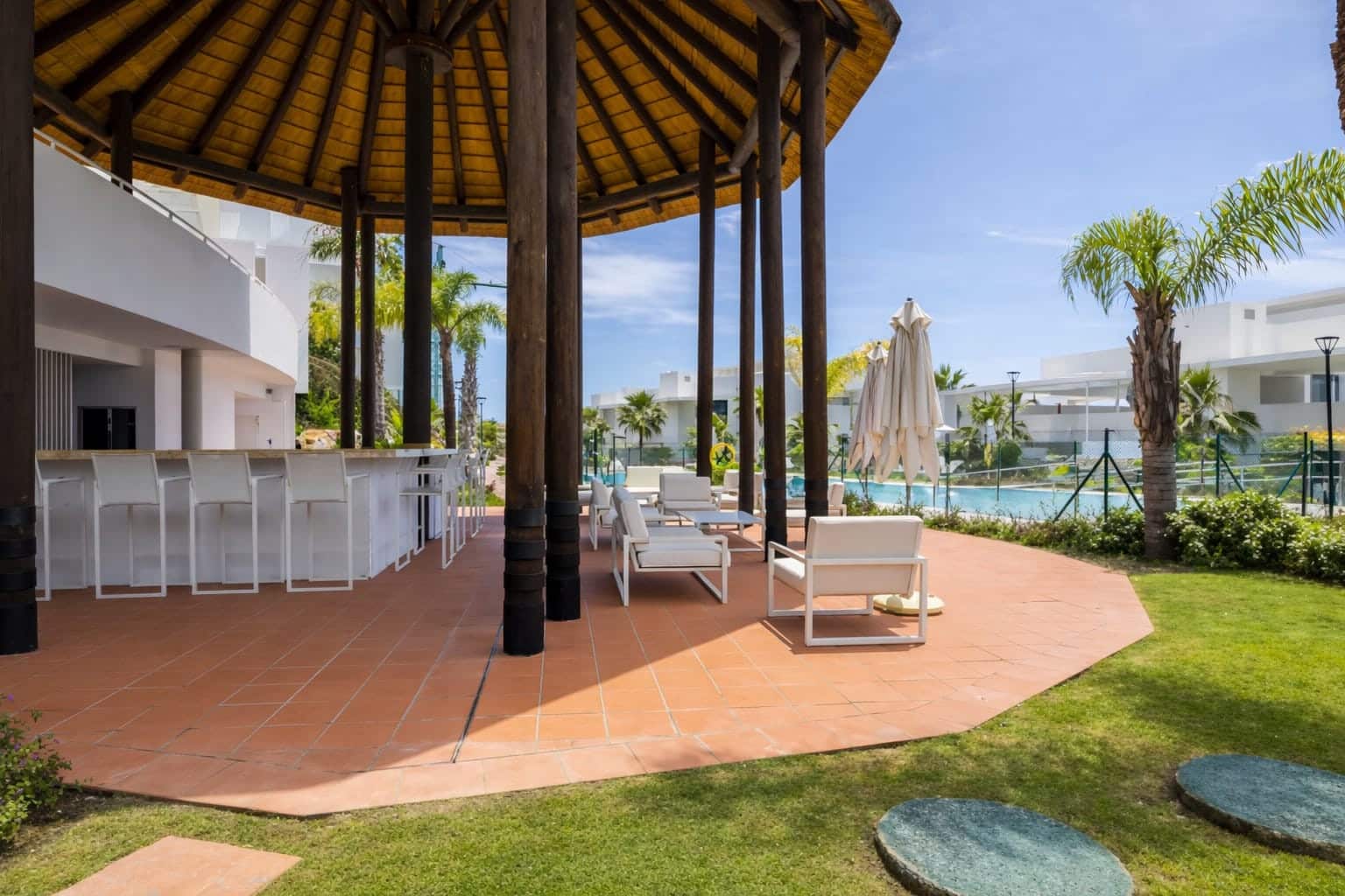 2 soverom Leilighet til leie i Benahavis med svømmebasseng garasje - € 3 600 (Ref: 9682447)