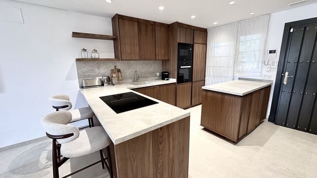 4 sovrum Semi-fristående Villa att hyra i Marbella med pool garage - 15 000 € (Ref: 9726579)