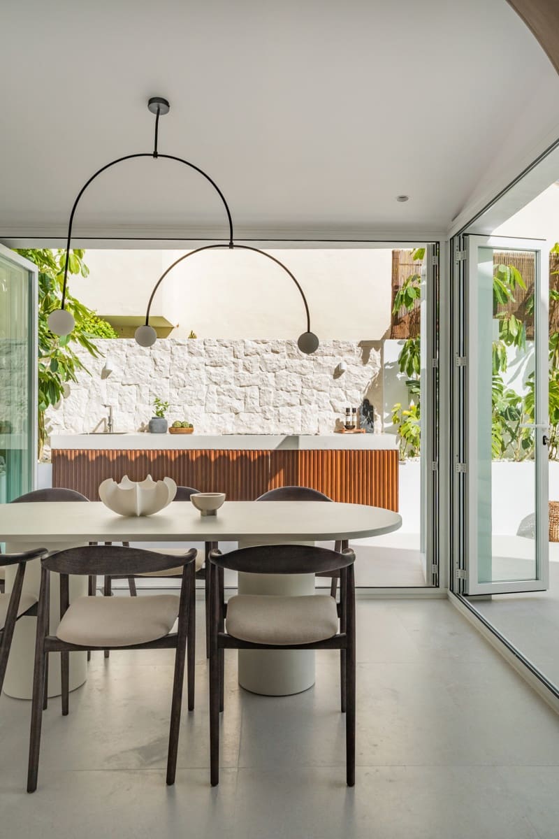 4 soverom Hus til salgs i Nueva Andalucia med svømmebasseng garasje - € 1 795 000 (Ref: 9825017)
