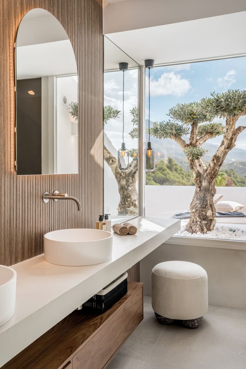 4 soverom Hus til salgs i Nueva Andalucia med svømmebasseng garasje - € 1 795 000 (Ref: 9825017)