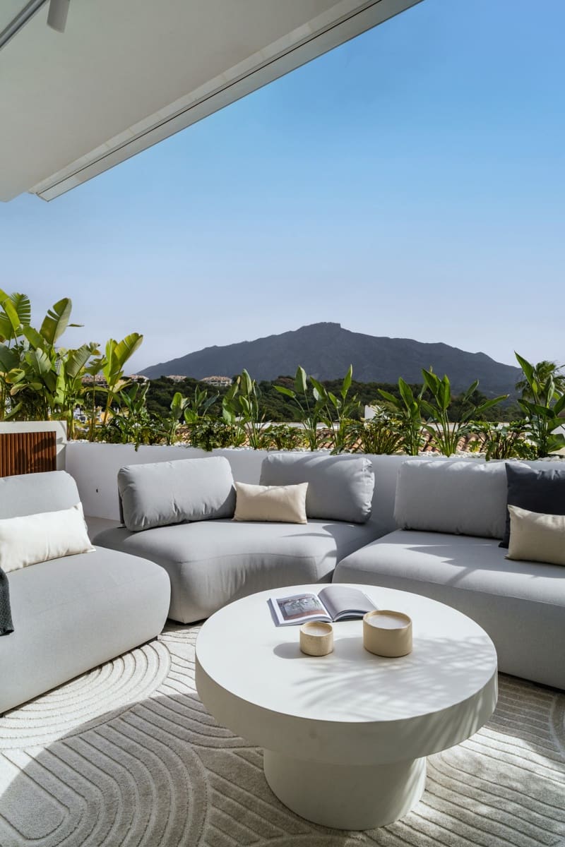 4 soverom Hus til salgs i Nueva Andalucia med svømmebasseng garasje - € 1 795 000 (Ref: 9825017)