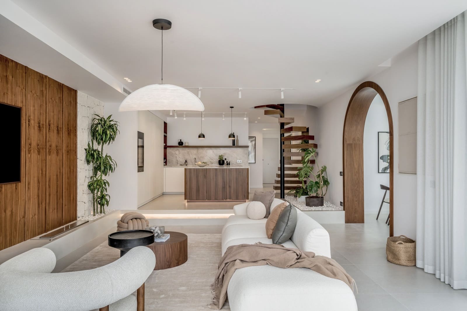 4 soverom Hus til salgs i Nueva Andalucia med svømmebasseng garasje - € 1 795 000 (Ref: 9825017)