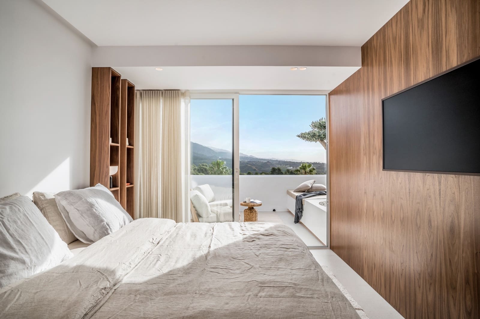 4 soverom Hus til salgs i Nueva Andalucia med svømmebasseng garasje - € 1 795 000 (Ref: 9825017)