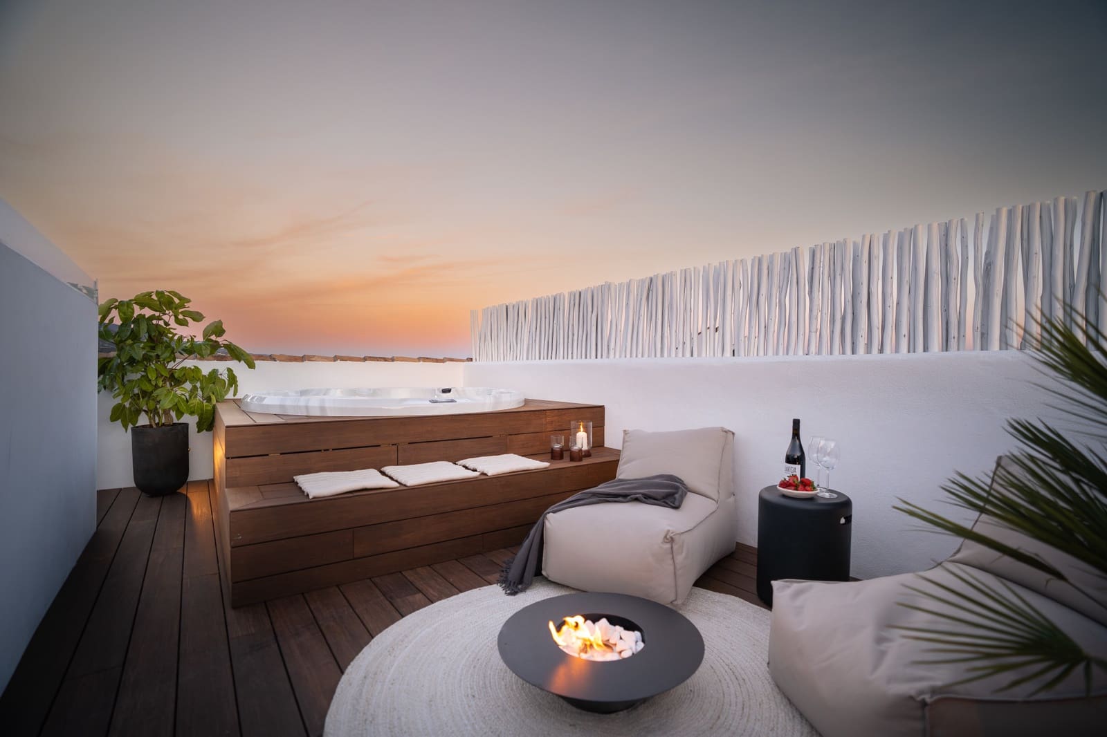 4 soverom Hus til salgs i Nueva Andalucia med svømmebasseng garasje - € 1 795 000 (Ref: 9825017)