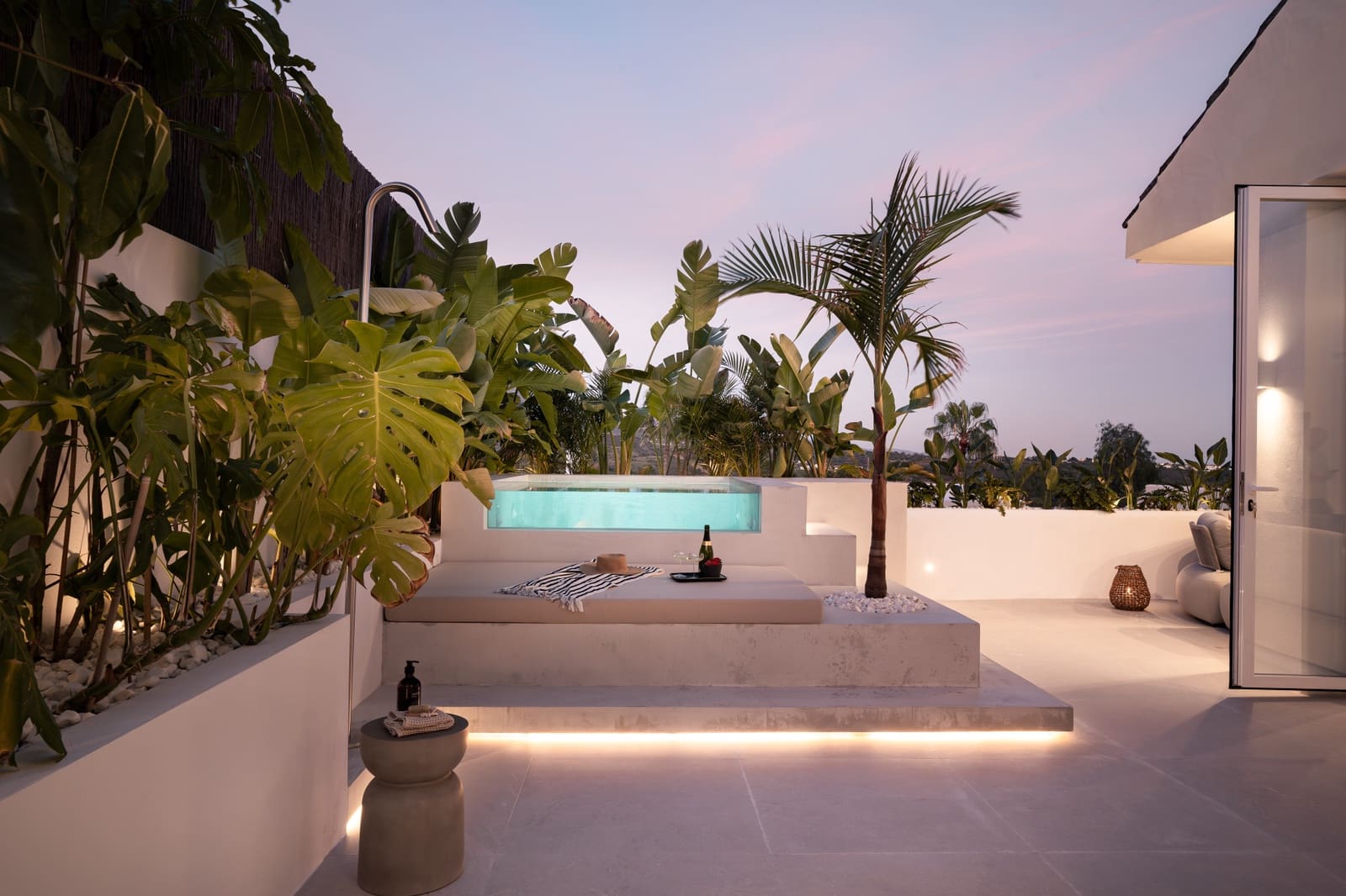 4 soverom Hus til salgs i Nueva Andalucia med svømmebasseng garasje - € 1 795 000 (Ref: 9825017)