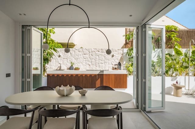 4 soverom Hus til salgs i Los Naranjos, Marbella med svømmebasseng garasje - € 1 795 000 (Ref: 9825017)
