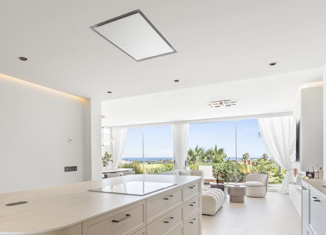 3 Zimmer Apartment zu verkaufen in Nueva Andalucia mit Pool Garage - 1.180.000 € (Ref: 9825022)