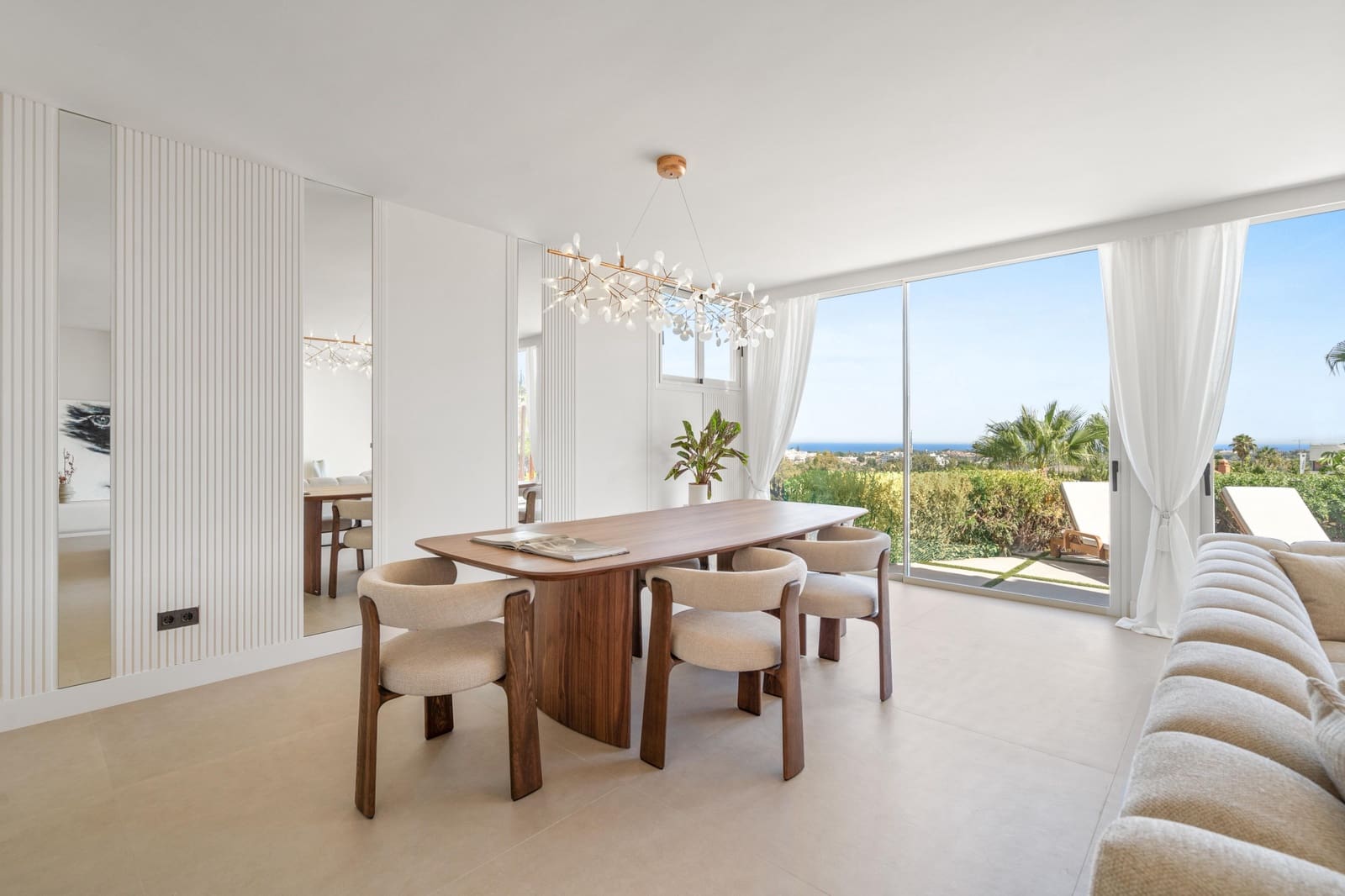 3 Zimmer Apartment zu verkaufen in Nueva Andalucia mit Pool Garage - 1.180.000 € (Ref: 9825022)