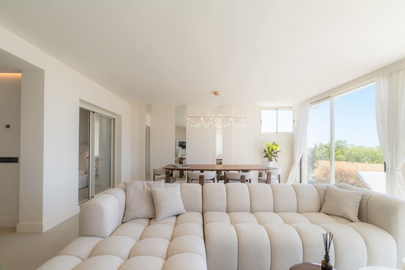 3 Zimmer Apartment zu verkaufen in Nueva Andalucia mit Pool Garage - 1.180.000 € (Ref: 9825022)