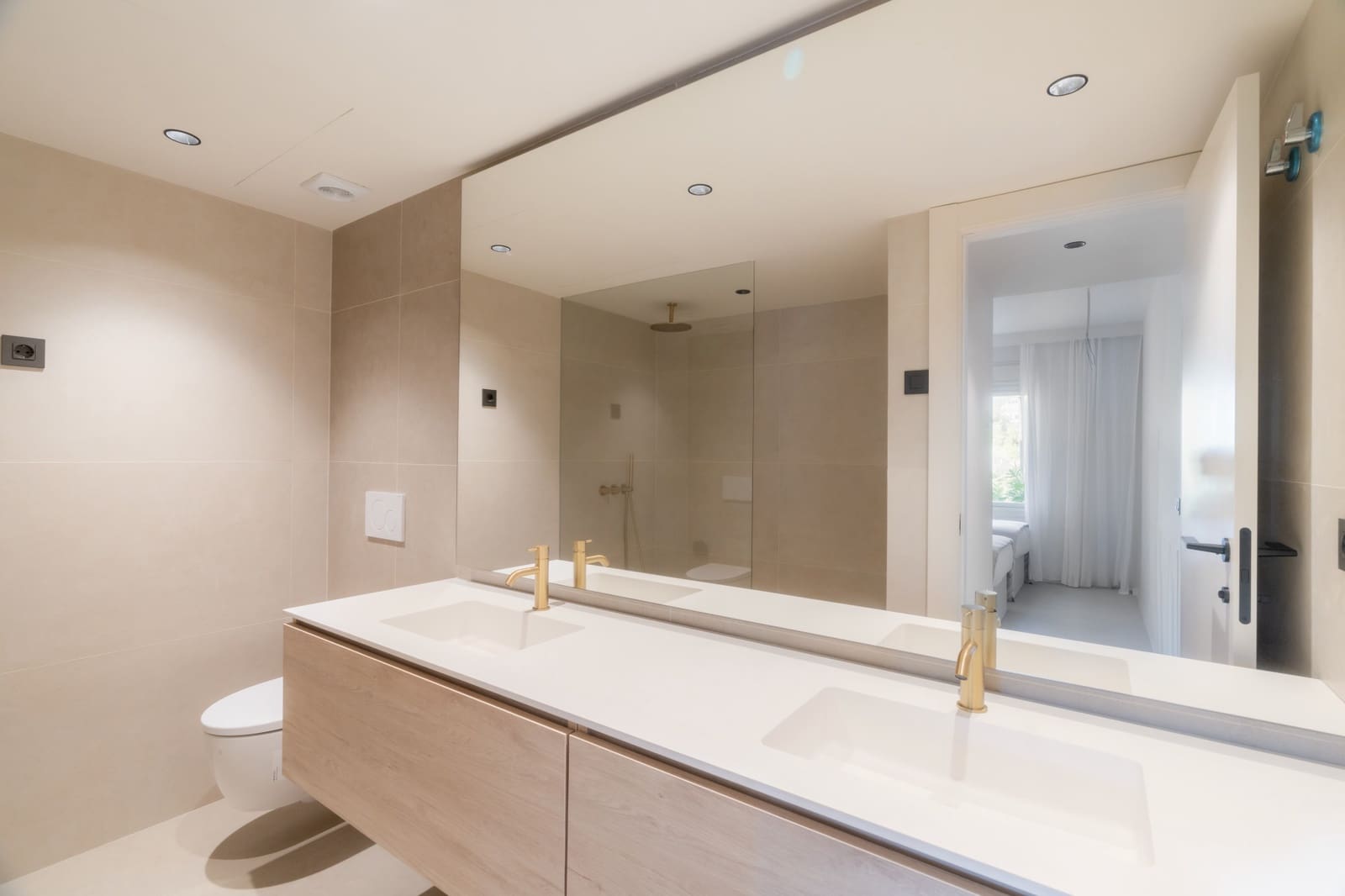 3 Zimmer Apartment zu verkaufen in Nueva Andalucia mit Pool Garage - 1.180.000 € (Ref: 9825022)