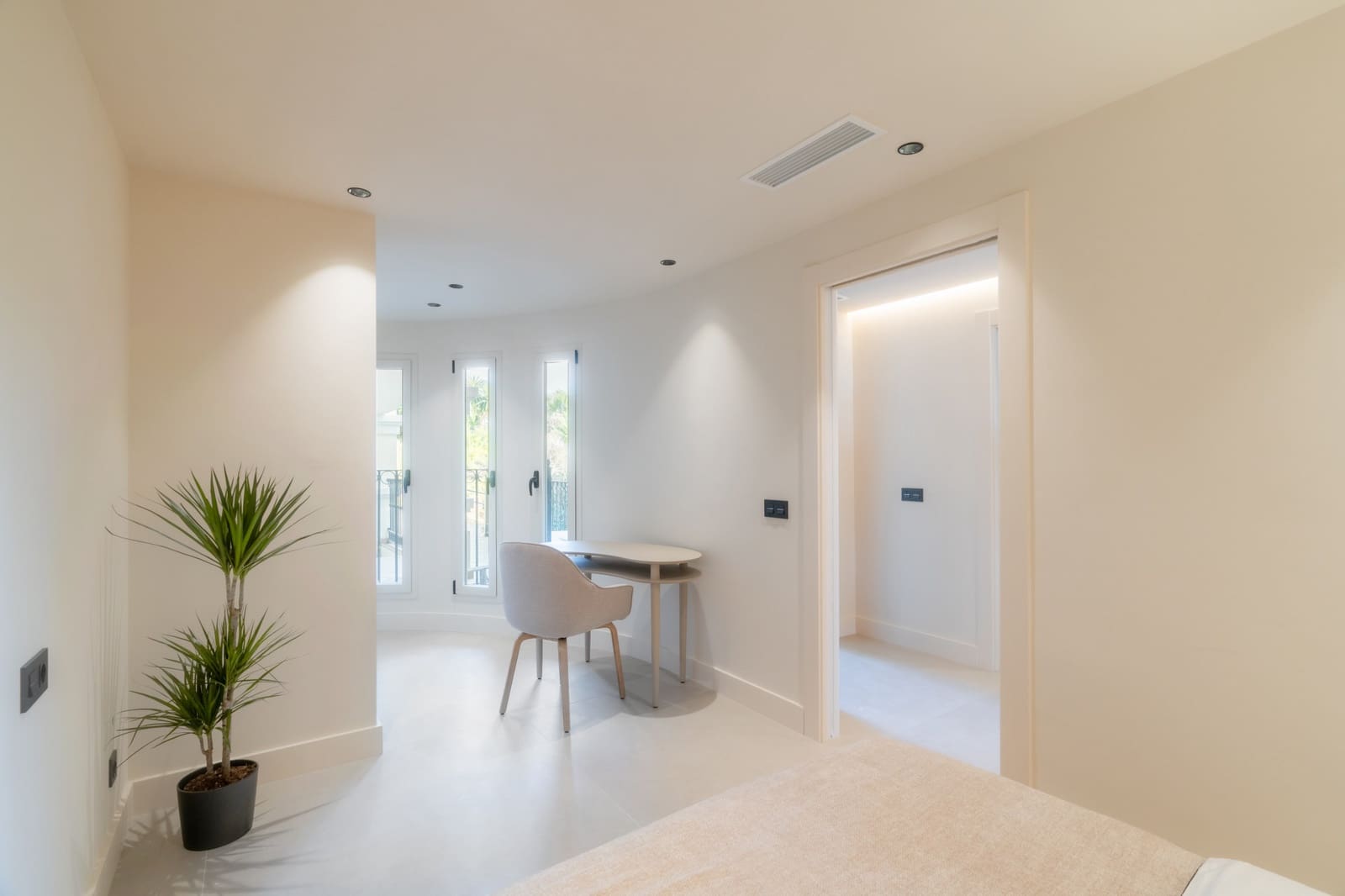 3 Zimmer Apartment zu verkaufen in Nueva Andalucia mit Pool Garage - 1.180.000 € (Ref: 9825022)