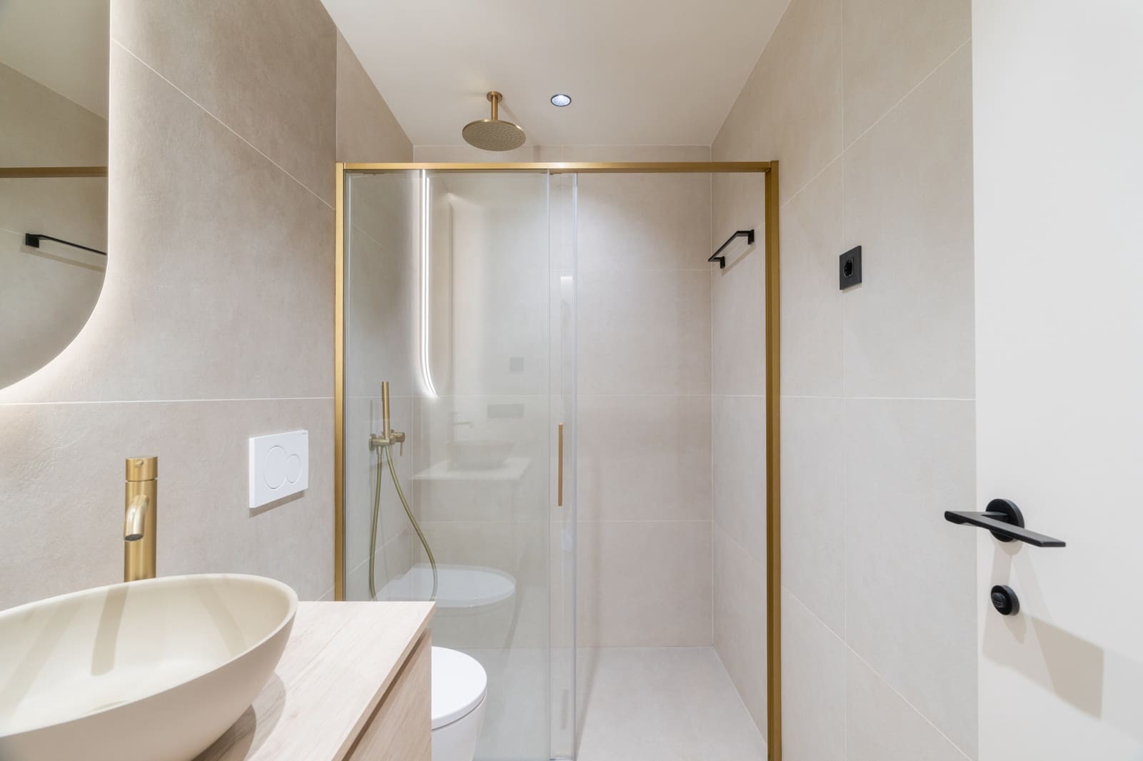 3 Zimmer Apartment zu verkaufen in Nueva Andalucia mit Pool Garage - 1.180.000 € (Ref: 9825022)