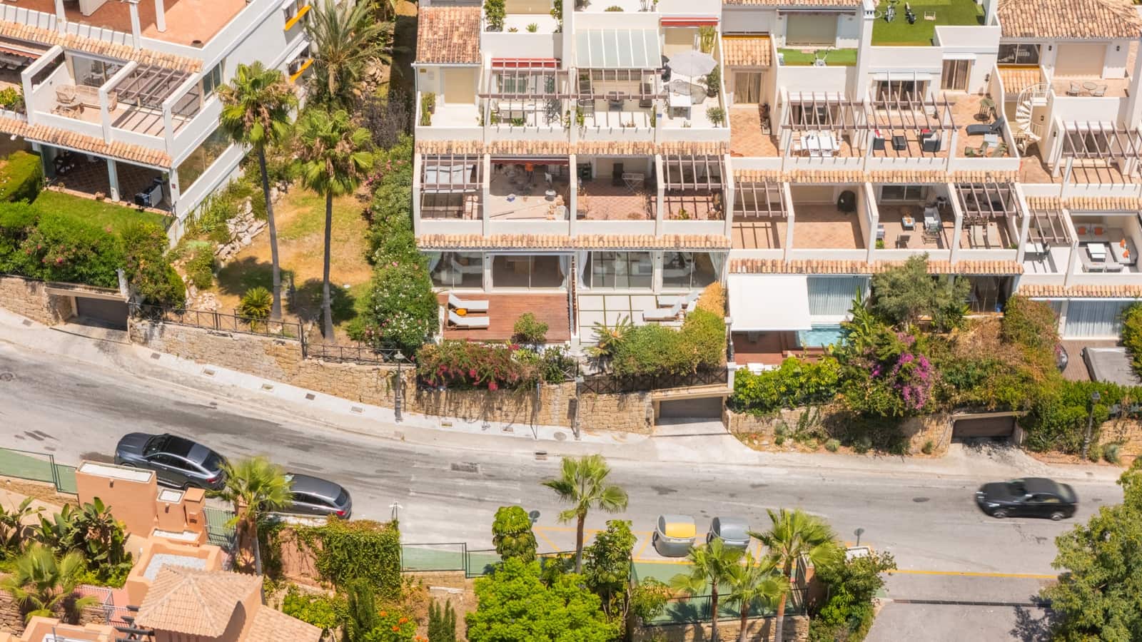 3 Zimmer Apartment zu verkaufen in Nueva Andalucia mit Pool Garage - 1.180.000 € (Ref: 9825022)
