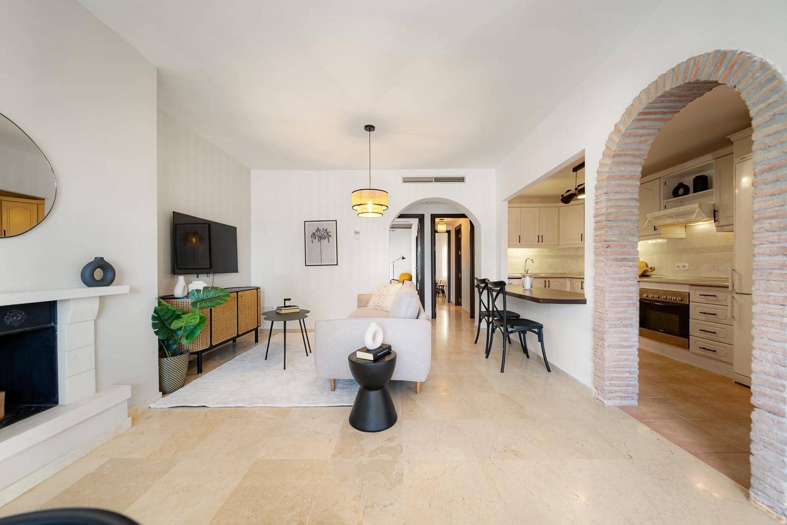 2 bedroom Apartment for sale in Marbella with pool garage - € 560,000 (Ref: 9825026)