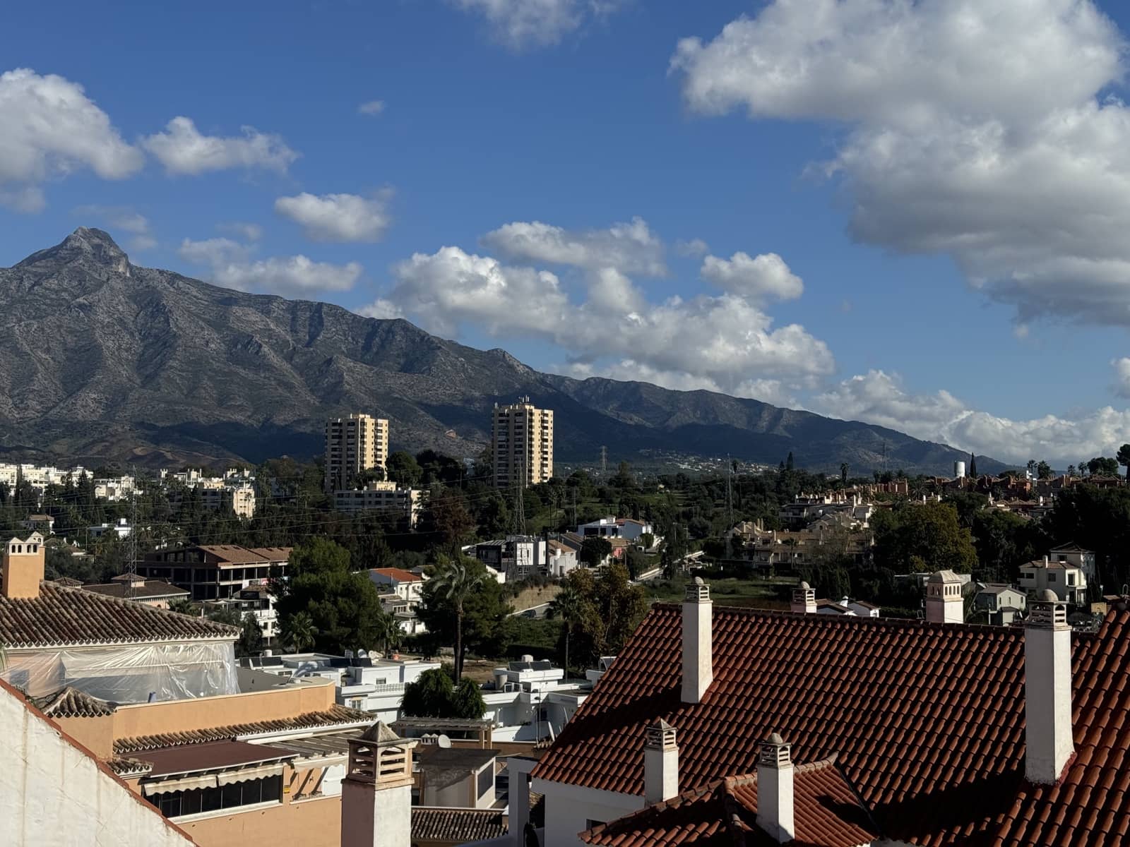 2 quarto Penthouse para venda em Marbella com piscina garagem - 545 000 € (Ref: 9825027)