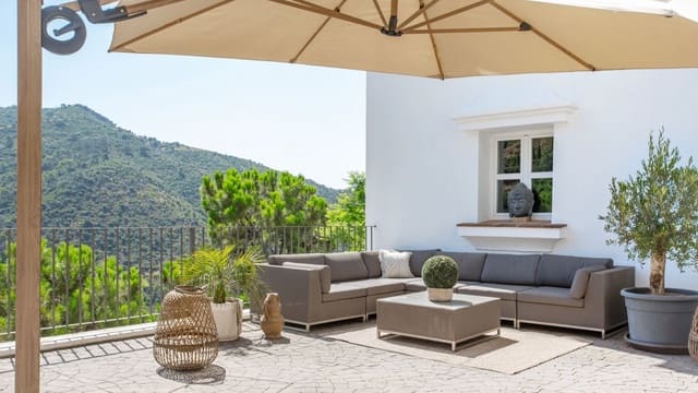 5 sypialnia Willa na sprzedaż w Montemayor - Marbella Club, Benahavís z basenem garażem - 2 300 000 € (Ref: 9829014)