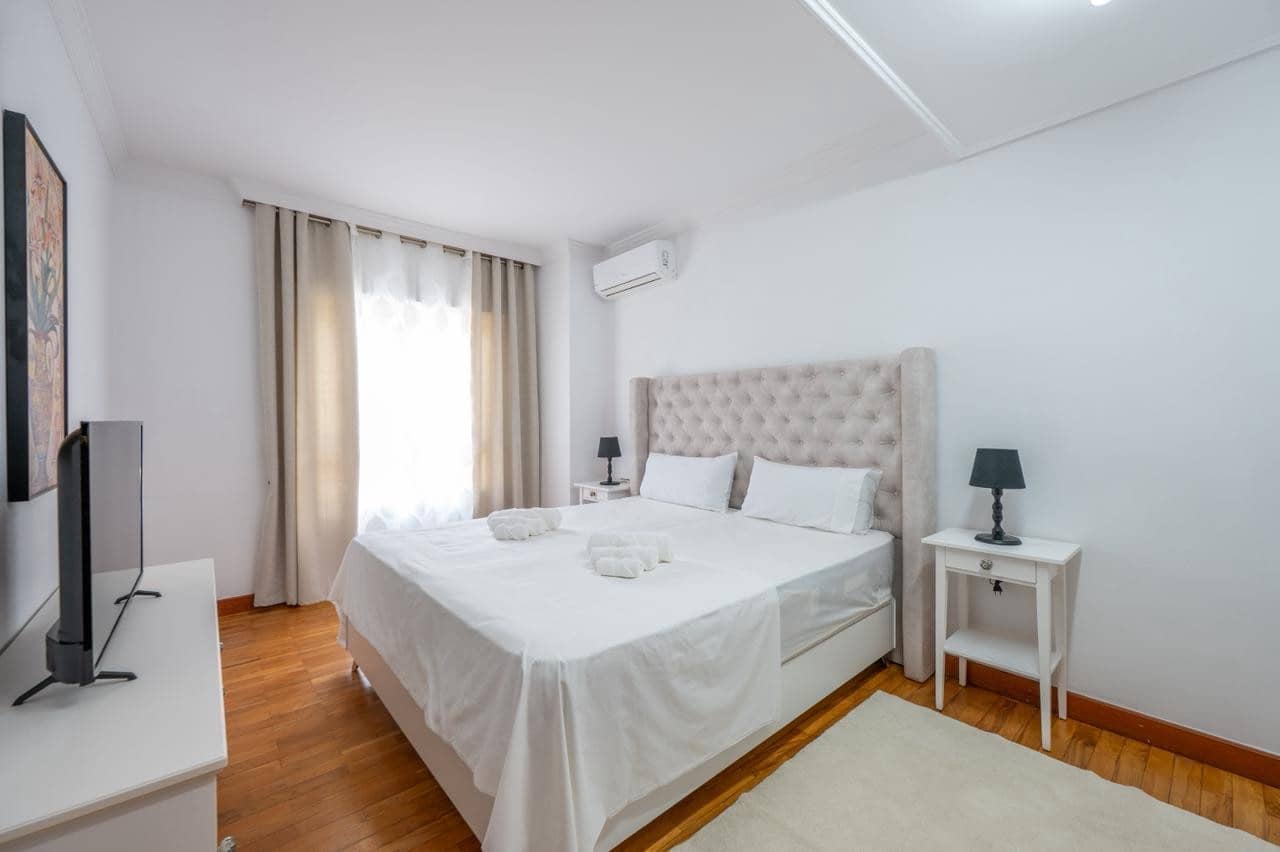 Chalet de 8 habitaciones en Benahavís en alquiler con piscina garaje - 13.000 € (Ref: 9829017)