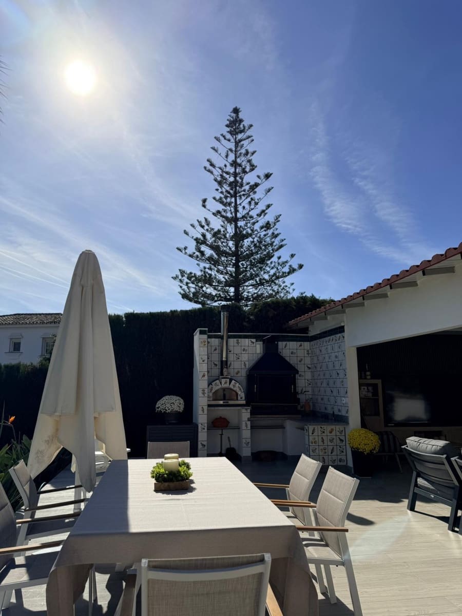 Chalet de 8 habitaciones en Benahavís en alquiler con piscina garaje - 13.000 € (Ref: 9829017)