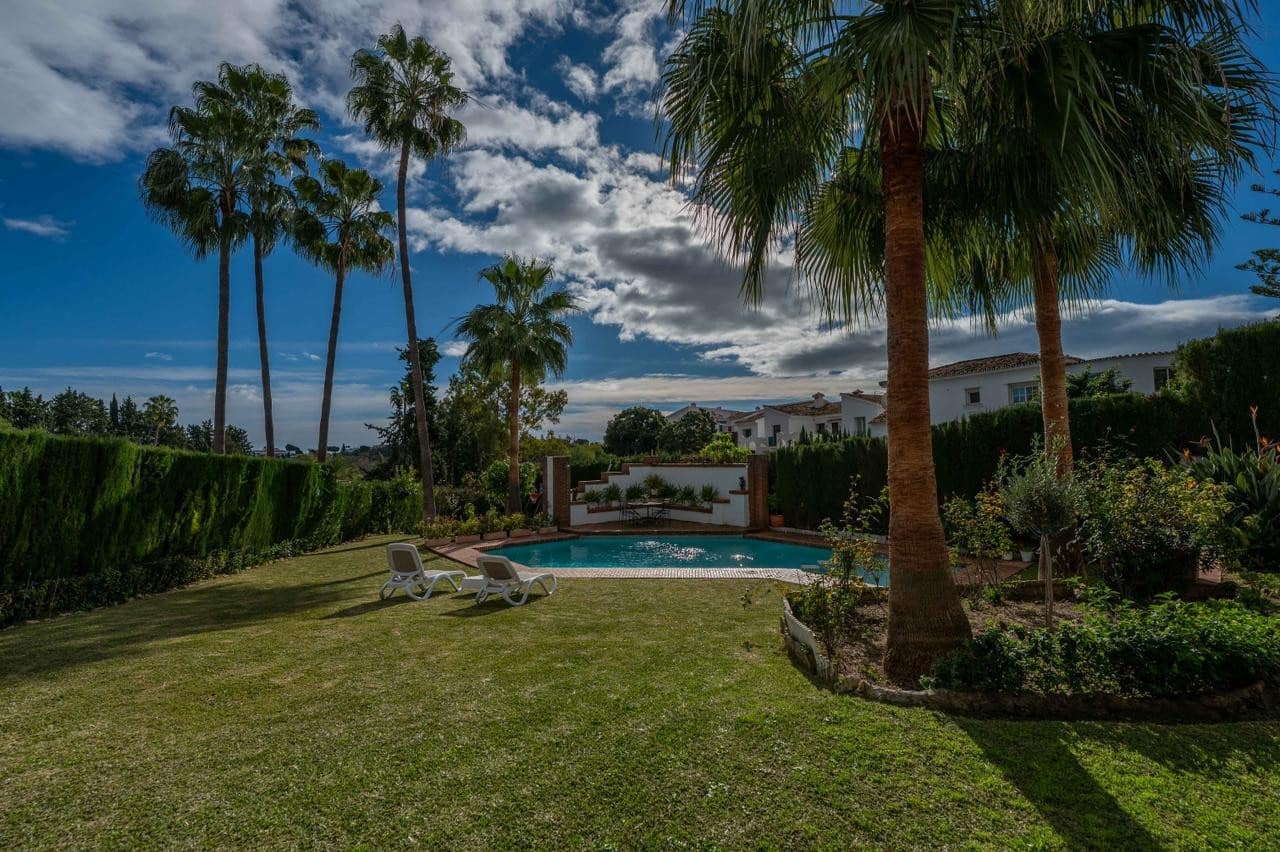 Chalet de 8 habitaciones en Benahavís en alquiler con piscina garaje - 13.000 € (Ref: 9829017)