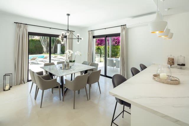 4 camera da letto Villa in vendita in San Pedro de Alcántara Pueblo, Marbella con piscina garage - 2.600.000 € (Rif: 9831267)