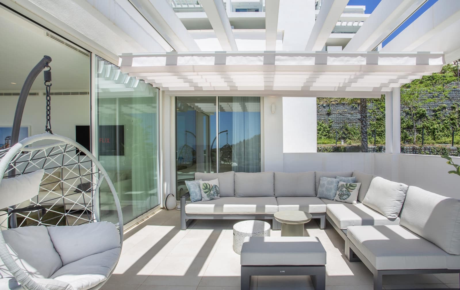 3 bedroom Penthouse for sale in Ojen with pool garage - € 1,150,000 (Ref: 9831271)