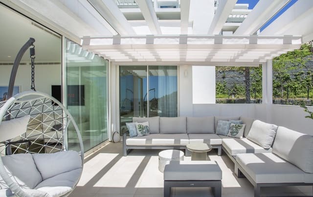 3 bedroom Penthouse for sale in Ojen with pool garage - € 1,150,000 (Ref: 9831271)