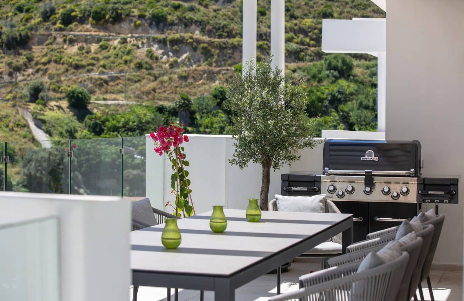 3 bedroom Penthouse for sale in Ojen with pool garage - € 1,150,000 (Ref: 9831271)