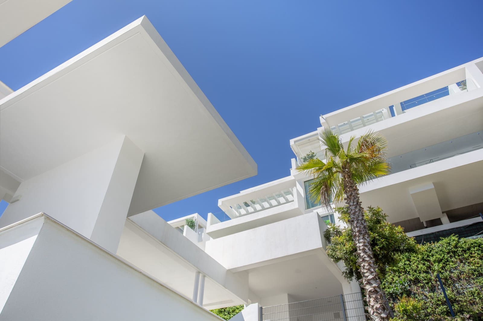 3 bedroom Penthouse for sale in Ojen with pool garage - € 1,150,000 (Ref: 9831271)